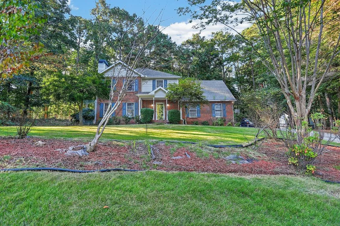 4 bed, 2.5 bath, 1800 sqft, $2,500 — Photo 1
