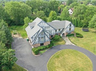 5 Paddock, Lemont, IL 60439