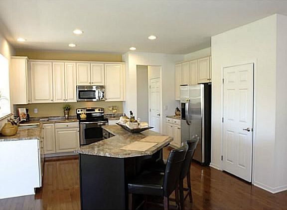 2nd image of 163 Sturbridge Ln