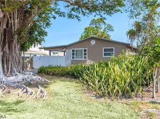 547 101st Ave N, Naples, FL 34108
