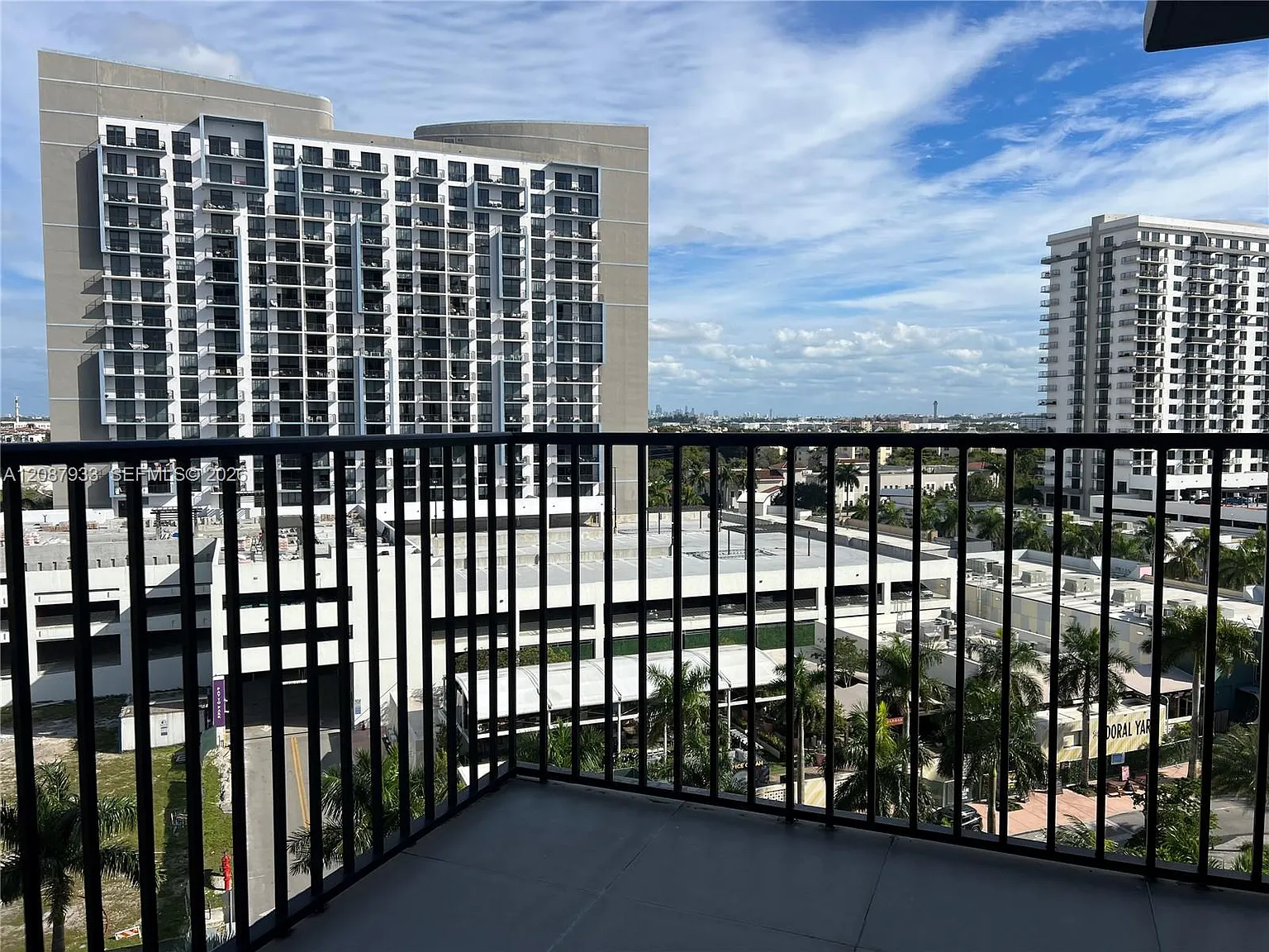 5252 Paseo Condo — Photo 4