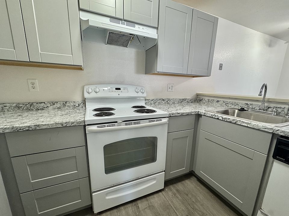 1st image of 4501 Boardwalk Dr Building K-k-116