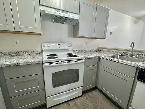 4501 Boardwalk Dr Photo 1