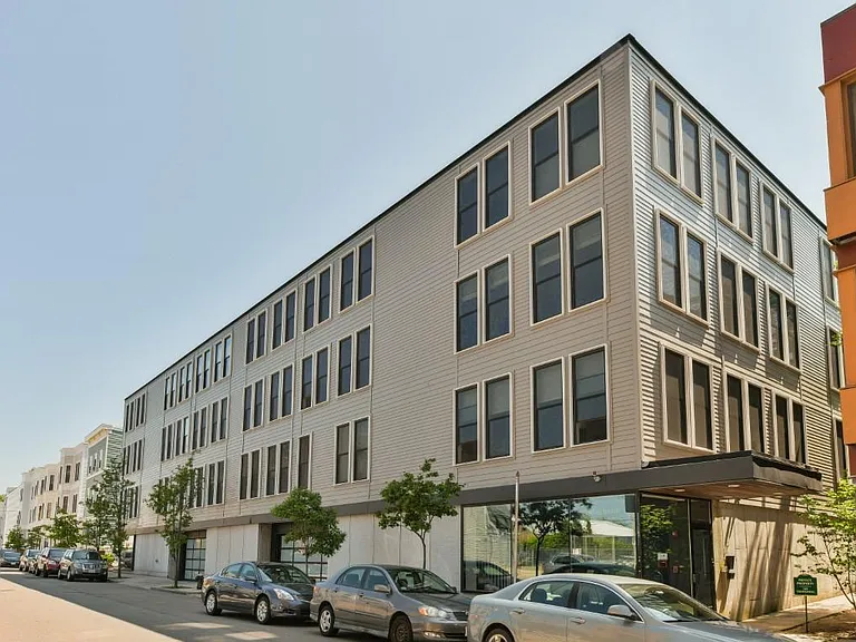 335 W 2nd St #7 — Photo 17