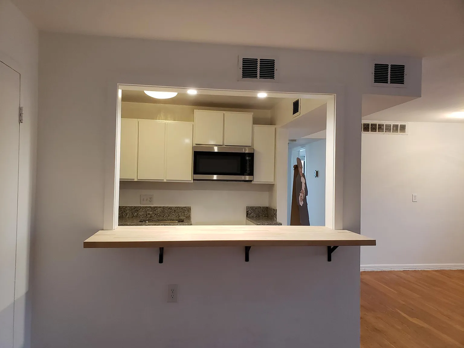 2 bed, 1000 sqft, $2,600 — Photo 4