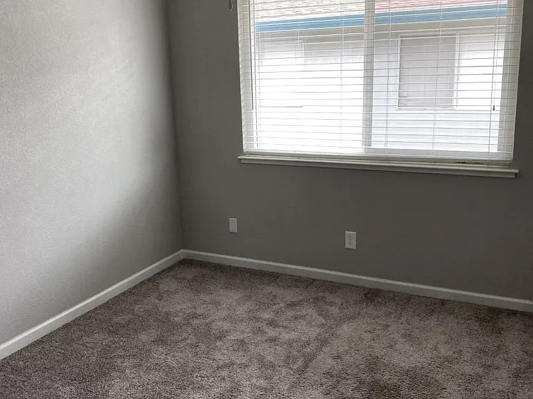 246 Sharp Cir #4 — Photo 7