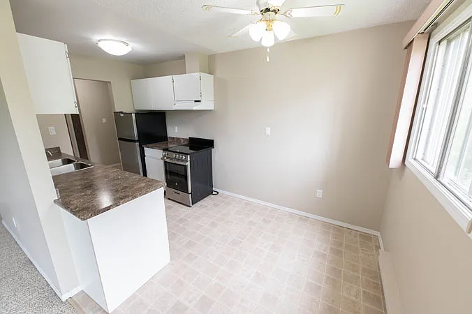 Paradise Park Apartments — Photo 2