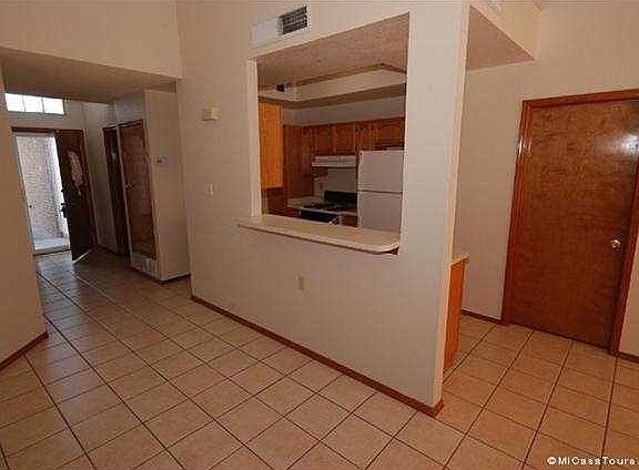 3rd image of 4748 Loma Feliz Ct