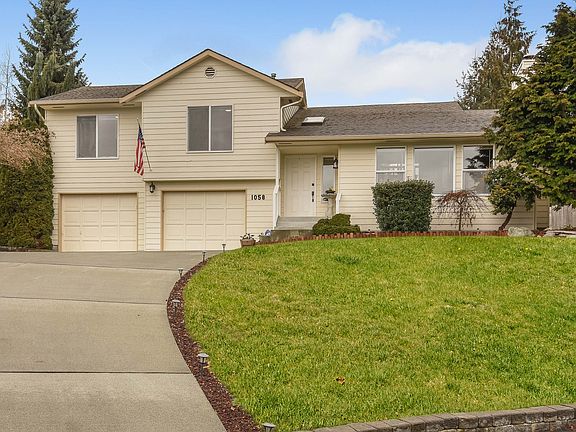 3rd image of 1058 Oakmont Ln