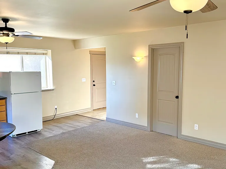 4032 E Mount Airey Dr — Photo 5