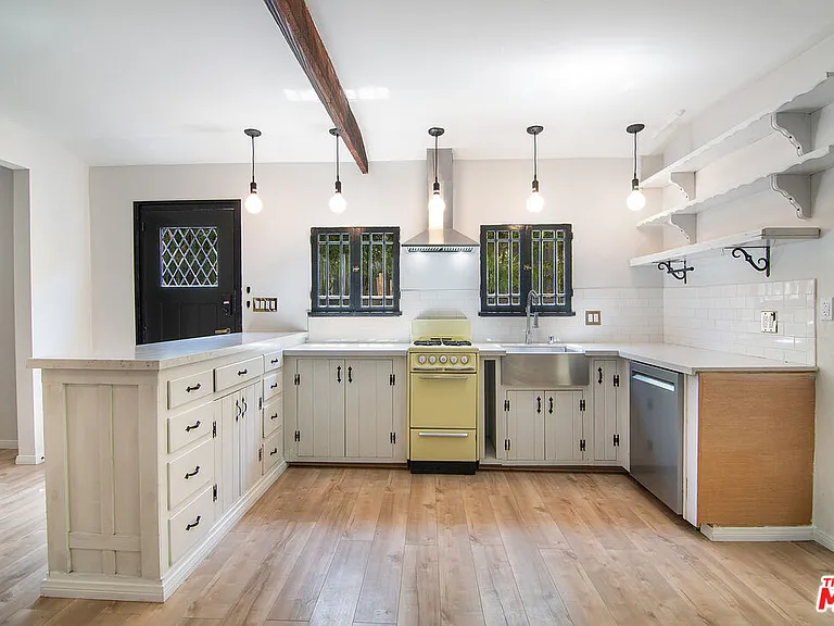 1159 S Hayworth Ave #1/2 — Photo 6
