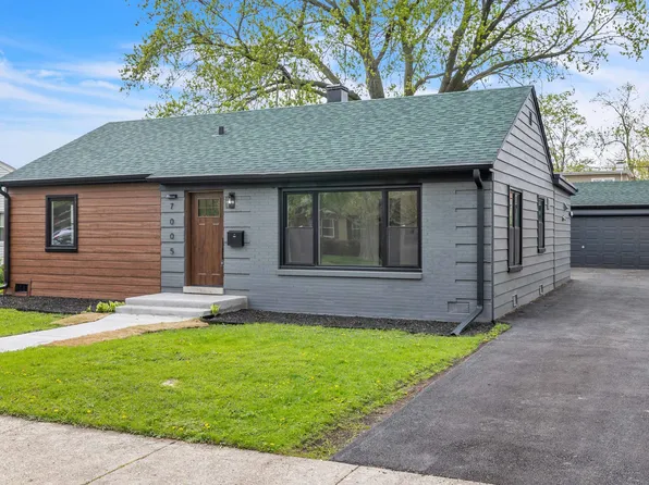7005 Foster St, Morton Grove, IL 60053
