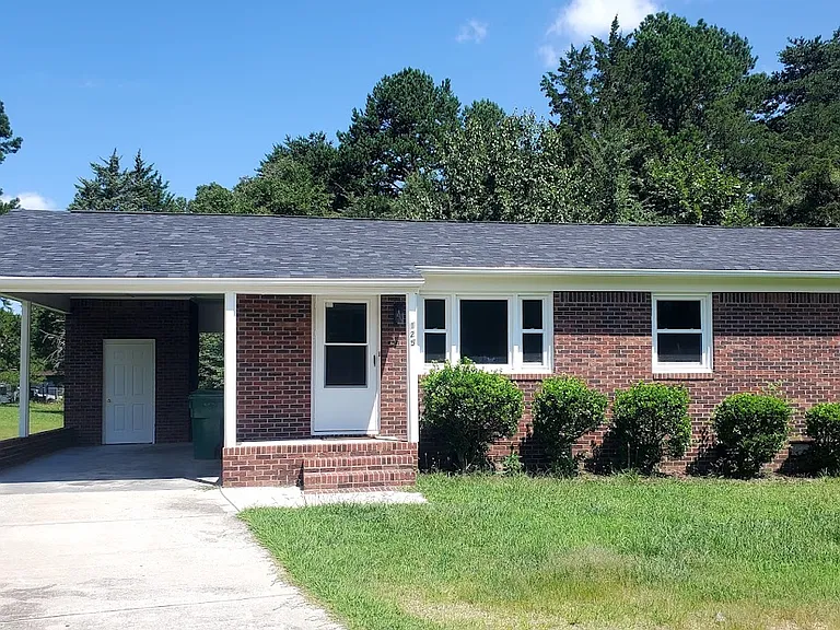 125 Jacklyn Ct — Photo 1