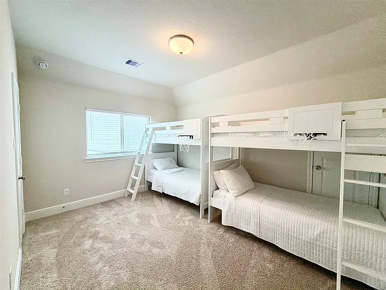 22037 Gateway Arch Dr — Photo 25