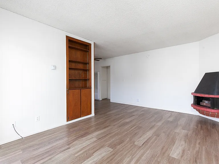 1636 Thomas Ave #5 — Photo 2