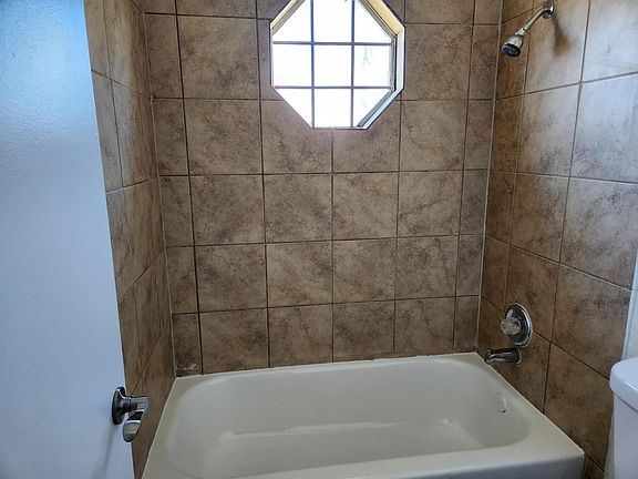 5th image of 2816 Rutgers Cir