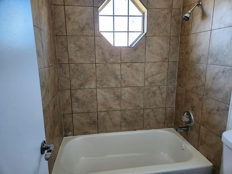 2816 Rutgers Cir — Photo 6