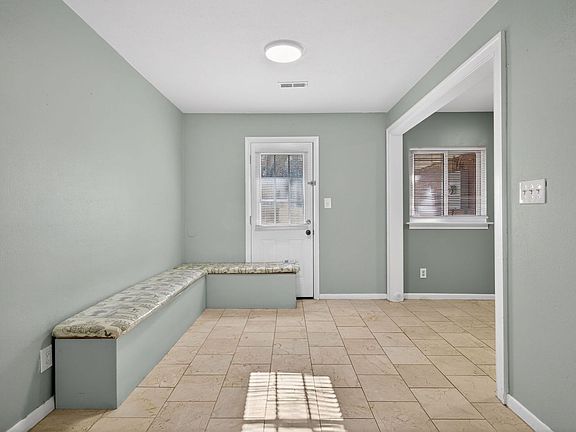3rd image of 4713 Clintwood Dr