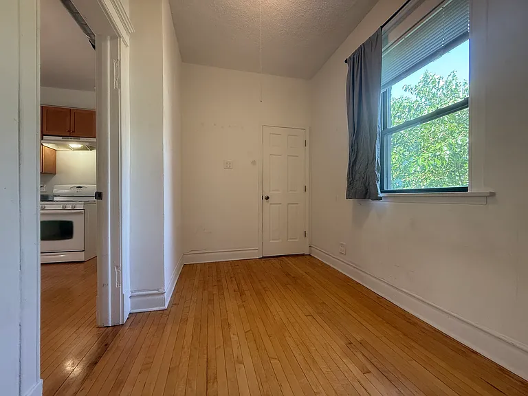 2353 S Whipple St #2F — Photo 24