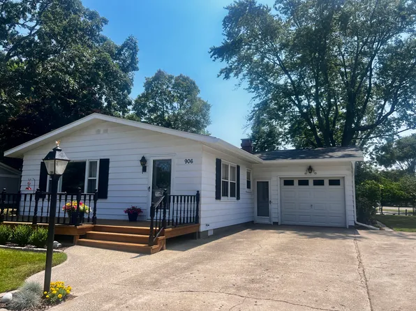 906 Woodlawn St, Ludington, MI 49431