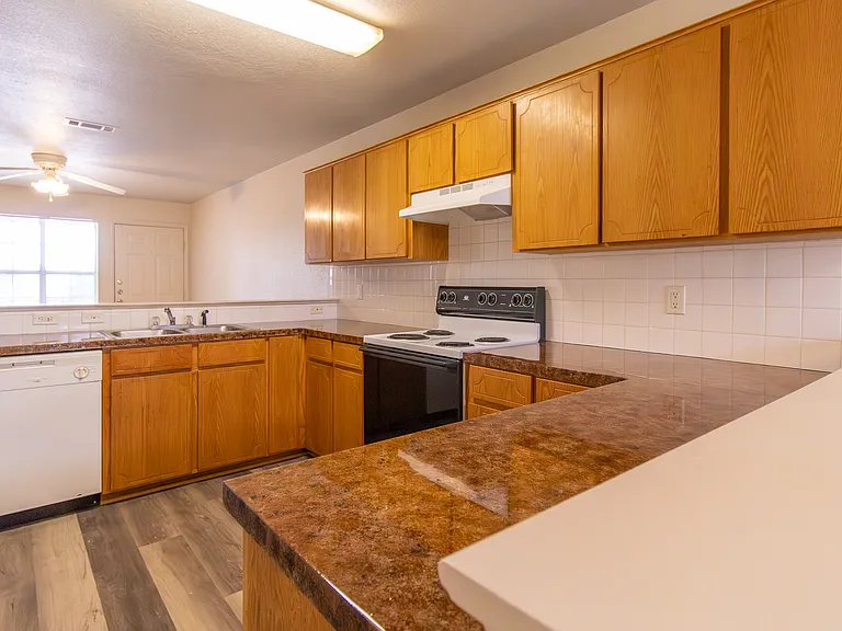 3409D Toledo Dr — Photo 7