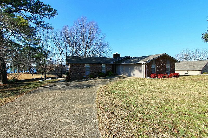 2nd image of 416 Beachview Cir