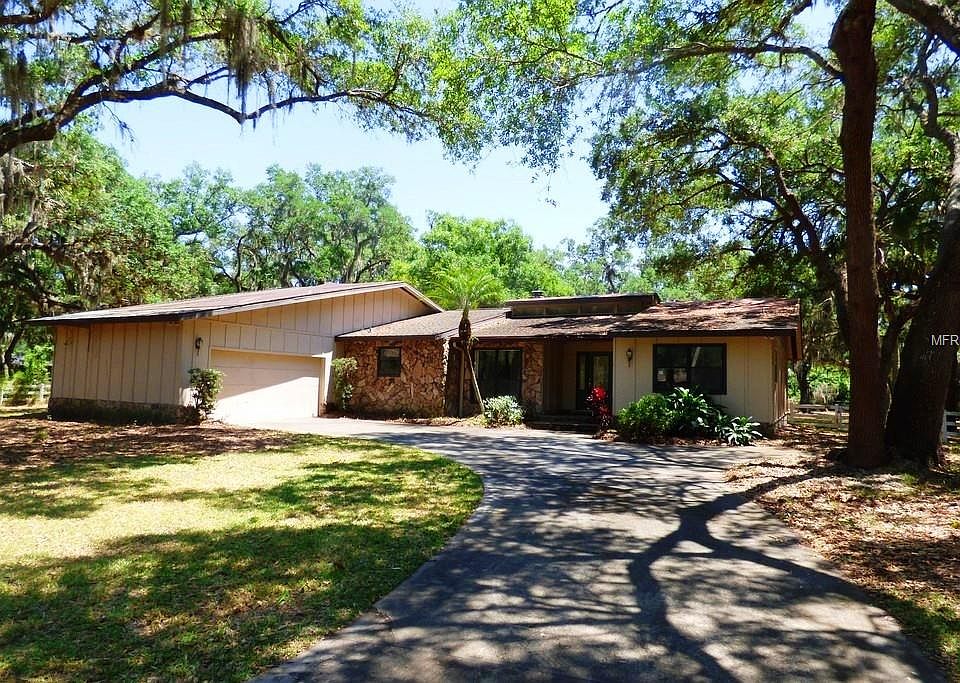 1st image of 4924 Hidden Oaks Trl