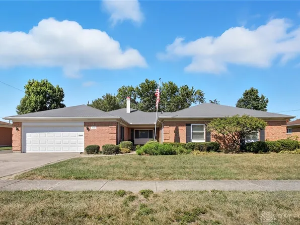 825 Fairgrove Way, Dayton, OH 45426