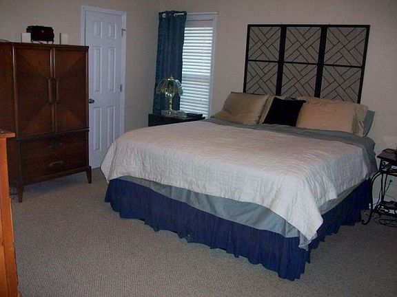 5th image of 121 Ash Wood Ln