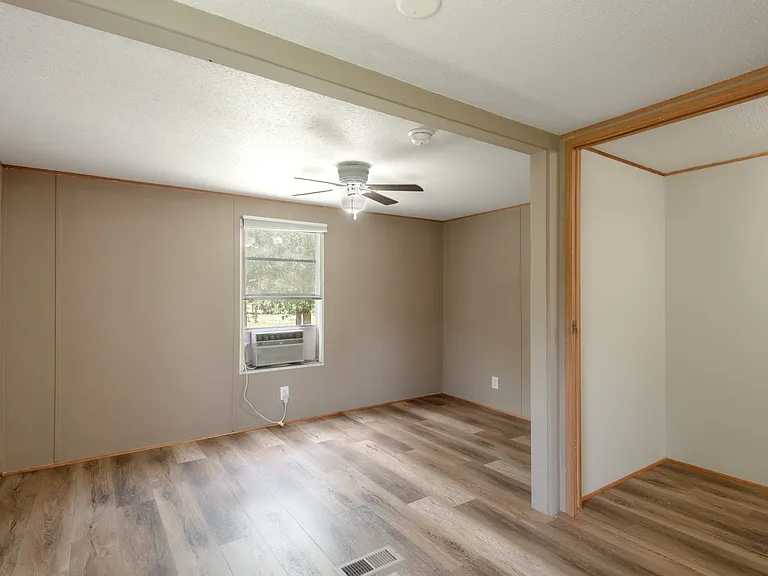 37 Riverside Ln #C — Photo 15