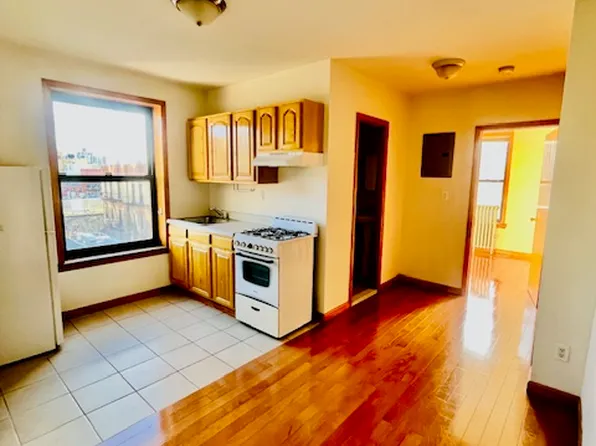 207 East 14th Street image 5 of 7