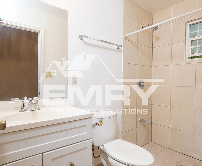 243 S Orange Blossom Ave #B — Photo 6