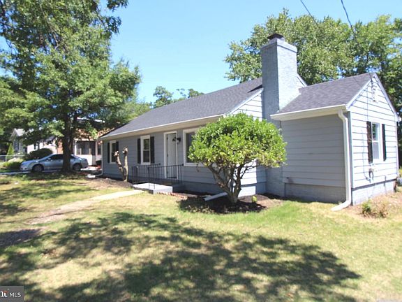 4th image of 3916 Park Blvd
