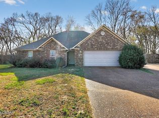 235 Sparrow Cv, Medina, TN 38355