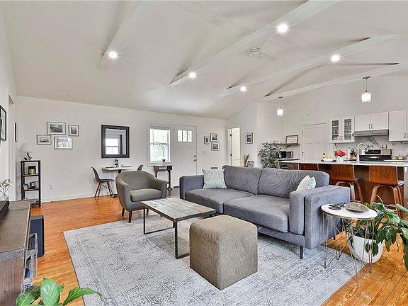 3rd image of 2037A Lively Ridge Rd NE