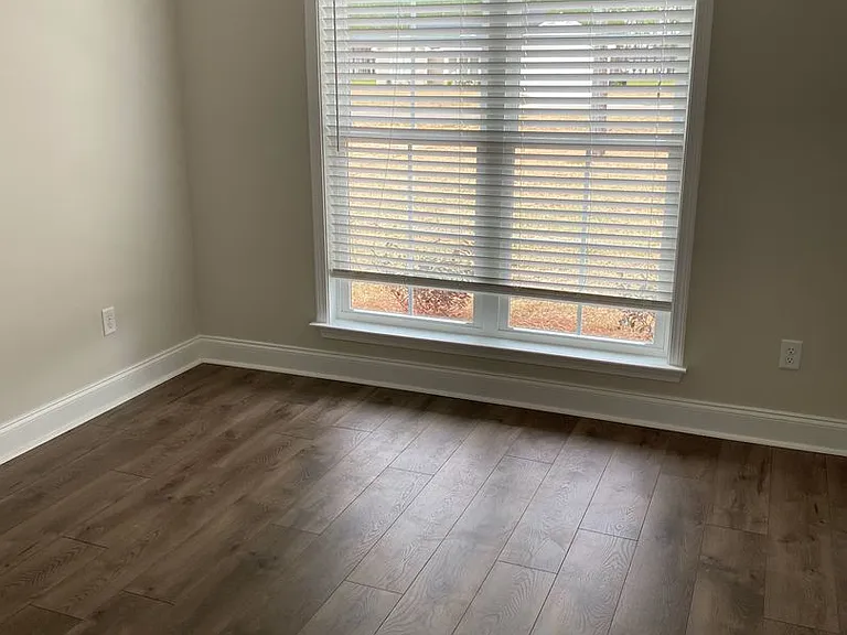 115 Shumard Ct — Photo 5