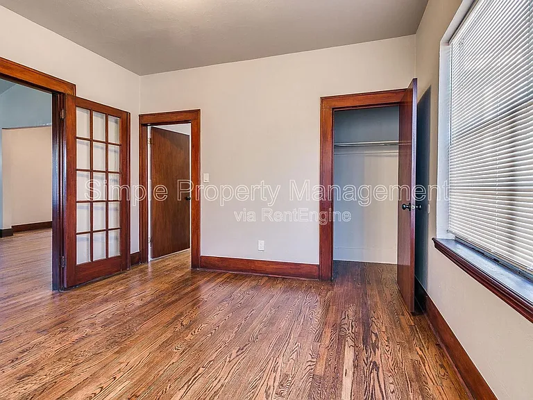 421 NW 25th St — Photo 13