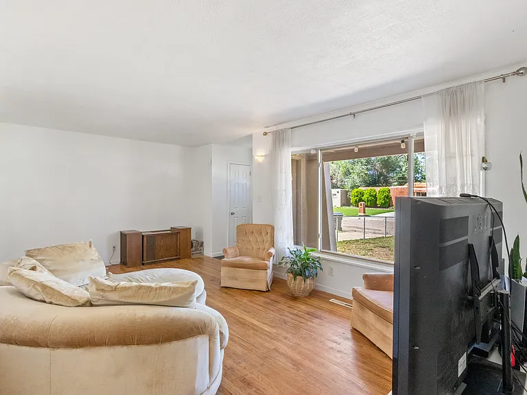 141 Sherri Dr — Photo 16