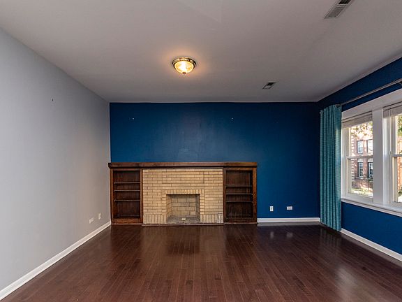 3rd image of 2703 W Ainslie St #1
