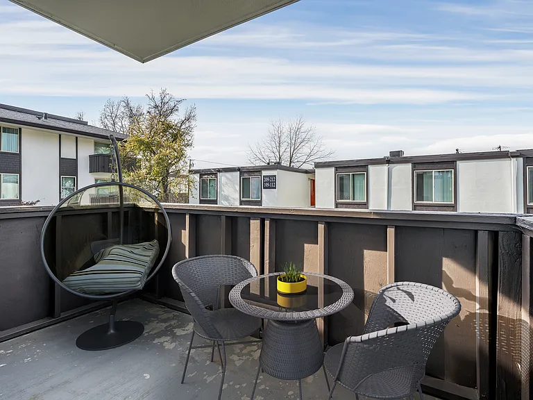 Sandpiper Apartments — Photo 28