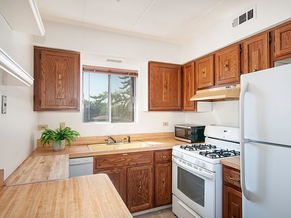 4th image of 68 W 64th St APT 201