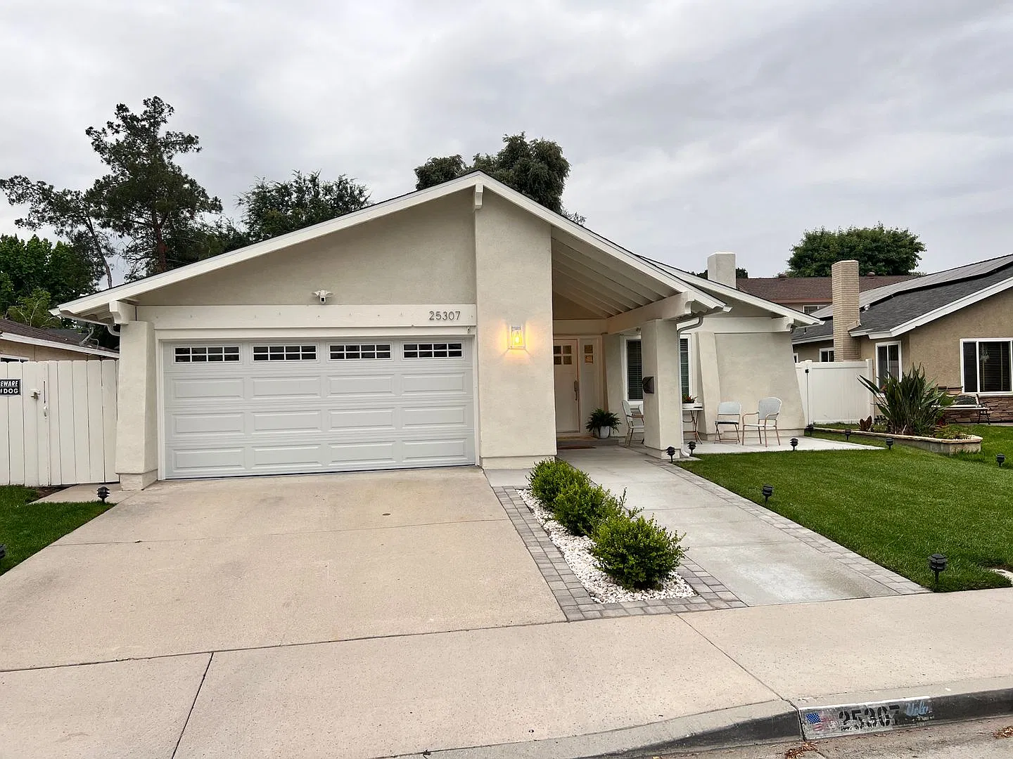 Coming Soon! Single Story 3 Bedroom Home For Rent In Valencia! — Photo 1