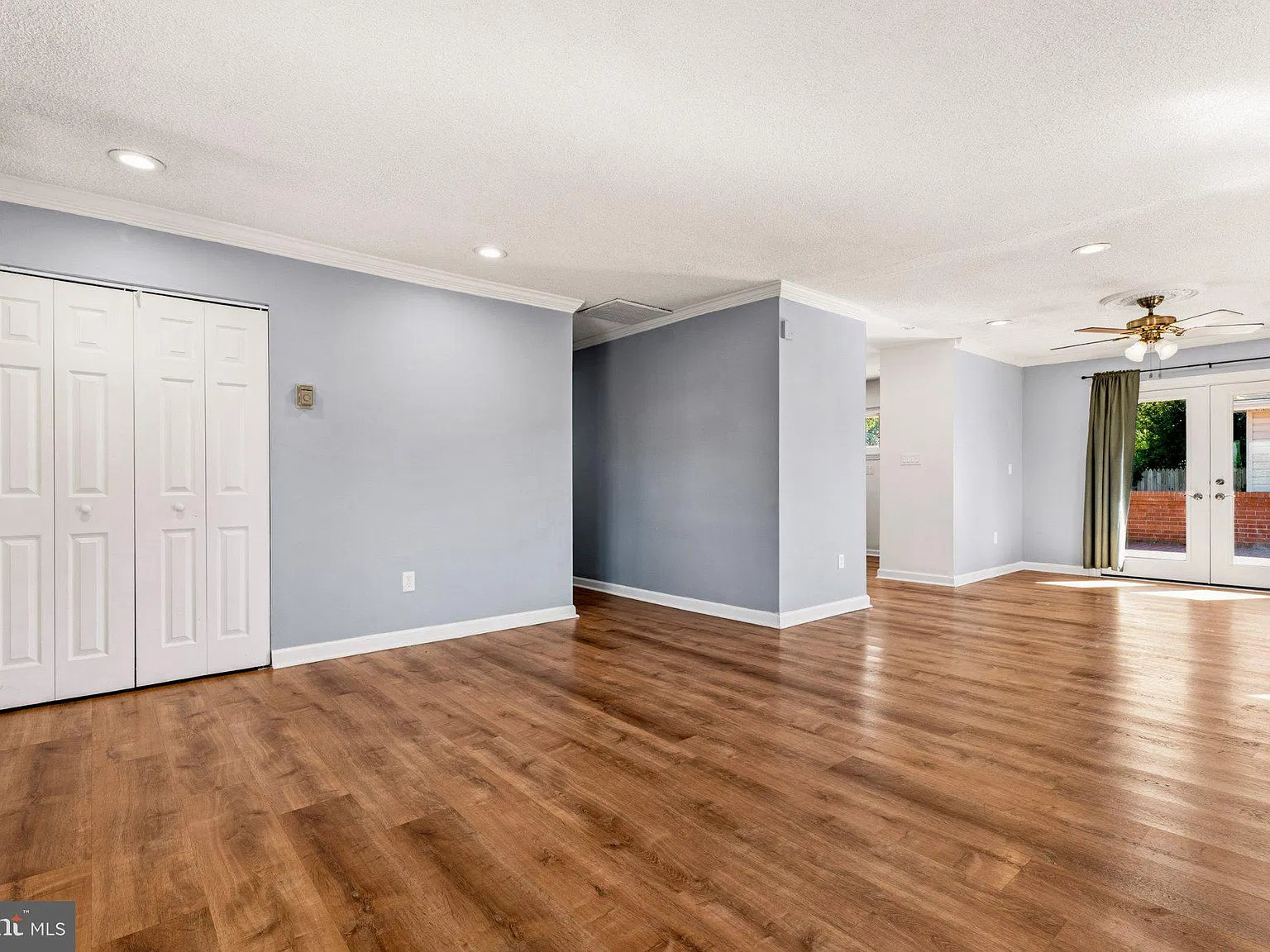 3 bed, 1.5 bath, 1170 sqft, $3,400 — Photo 4