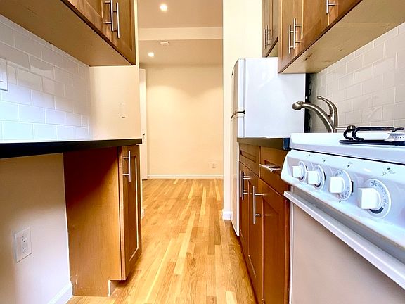 2nd image of 502 E 79th St APT 5H