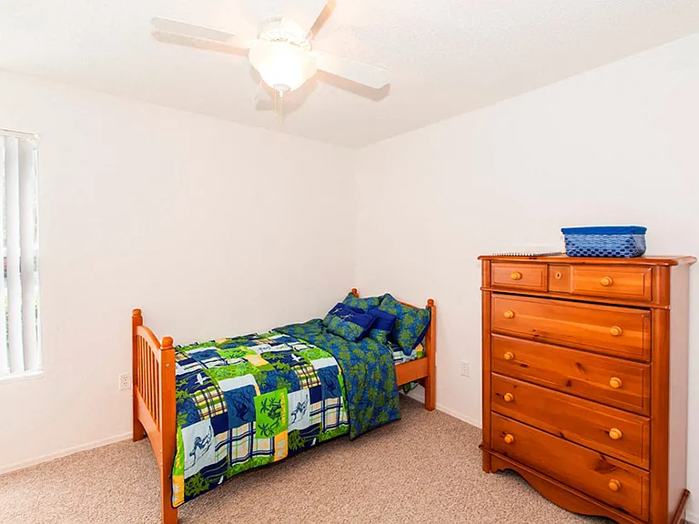 Cricket Club Apartments — Photo 8