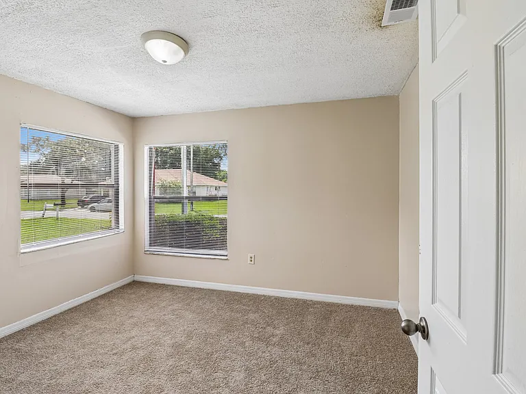 384 Cocoa Ct — Photo 30