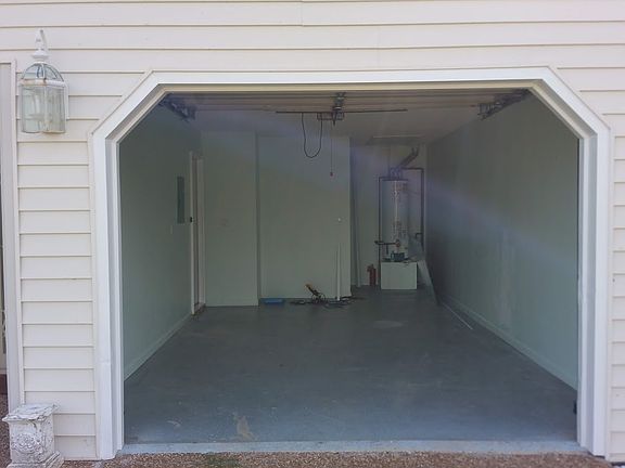 ,276'sq.ft. garage, attic