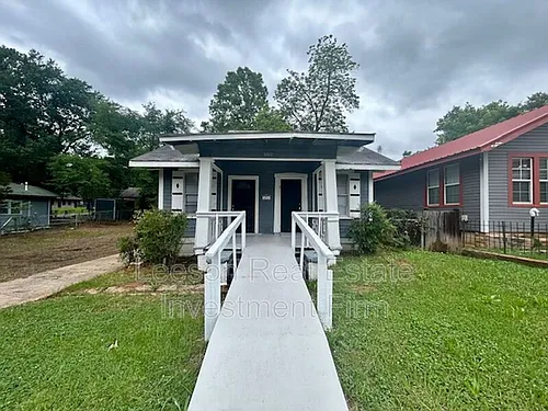 3022 Lillian St Photo 1