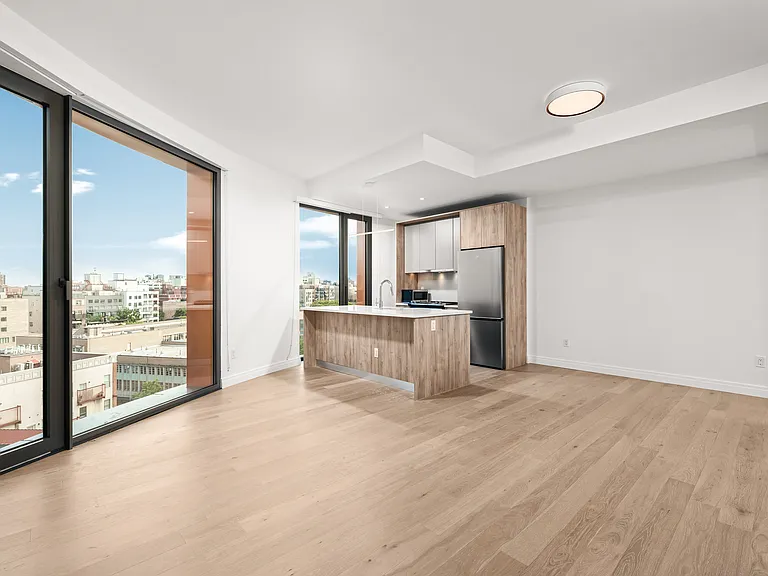 255 Lorimer St #553 — Photo 2