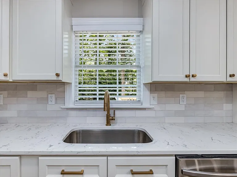 1020 Tanglewood Dr — Photo 12